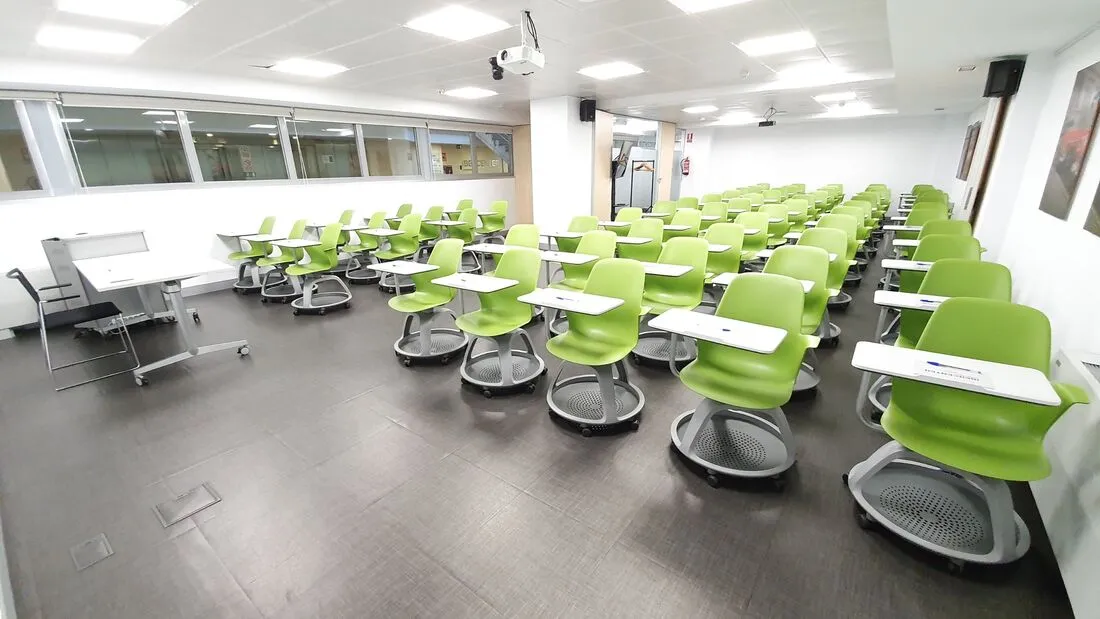 Alquiler de aulas de formación en Azca